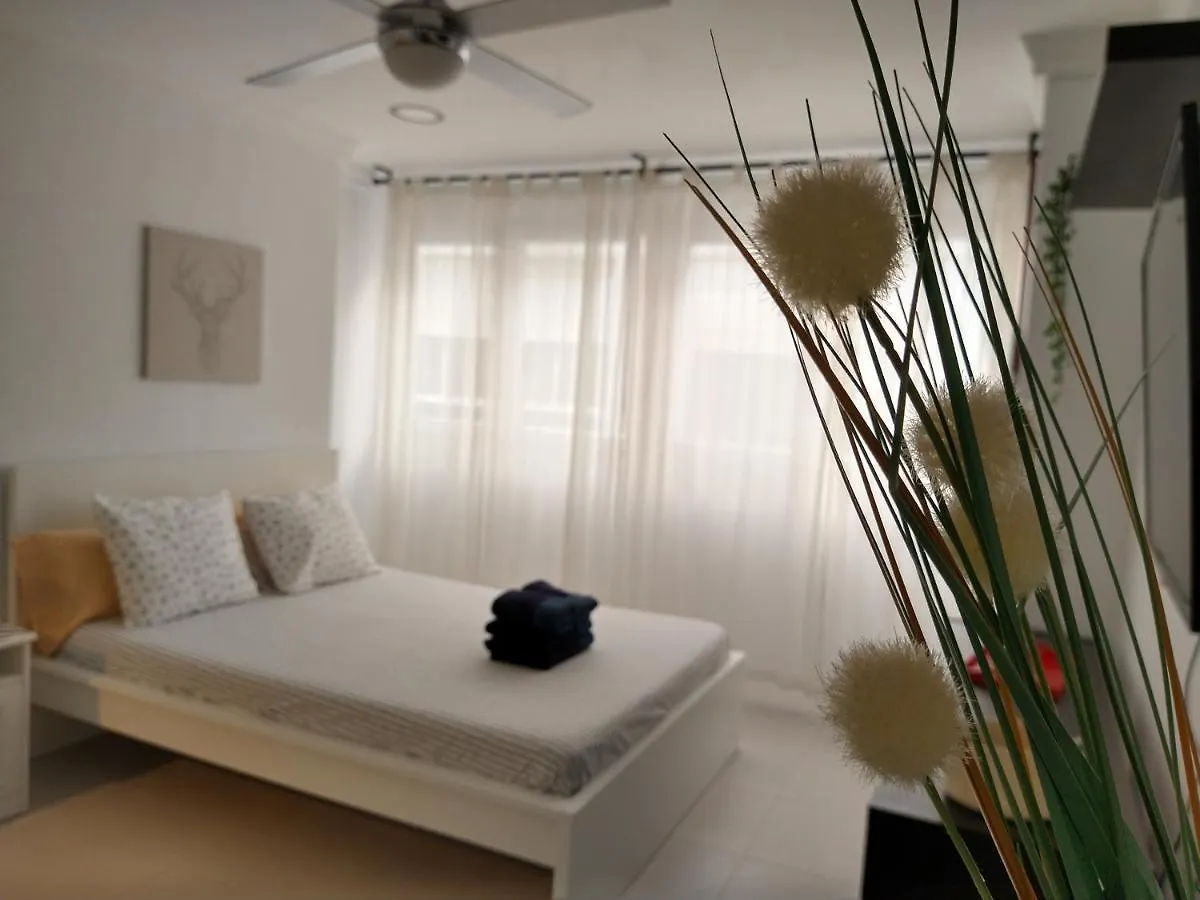 Luminoso Y Moderno Estudio Plaza Andalucia Torremolinos 0*,